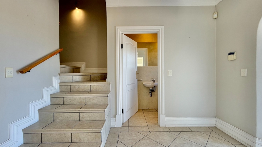 5 Bedroom Property for Sale in Greenways Golf Estate Western Cape